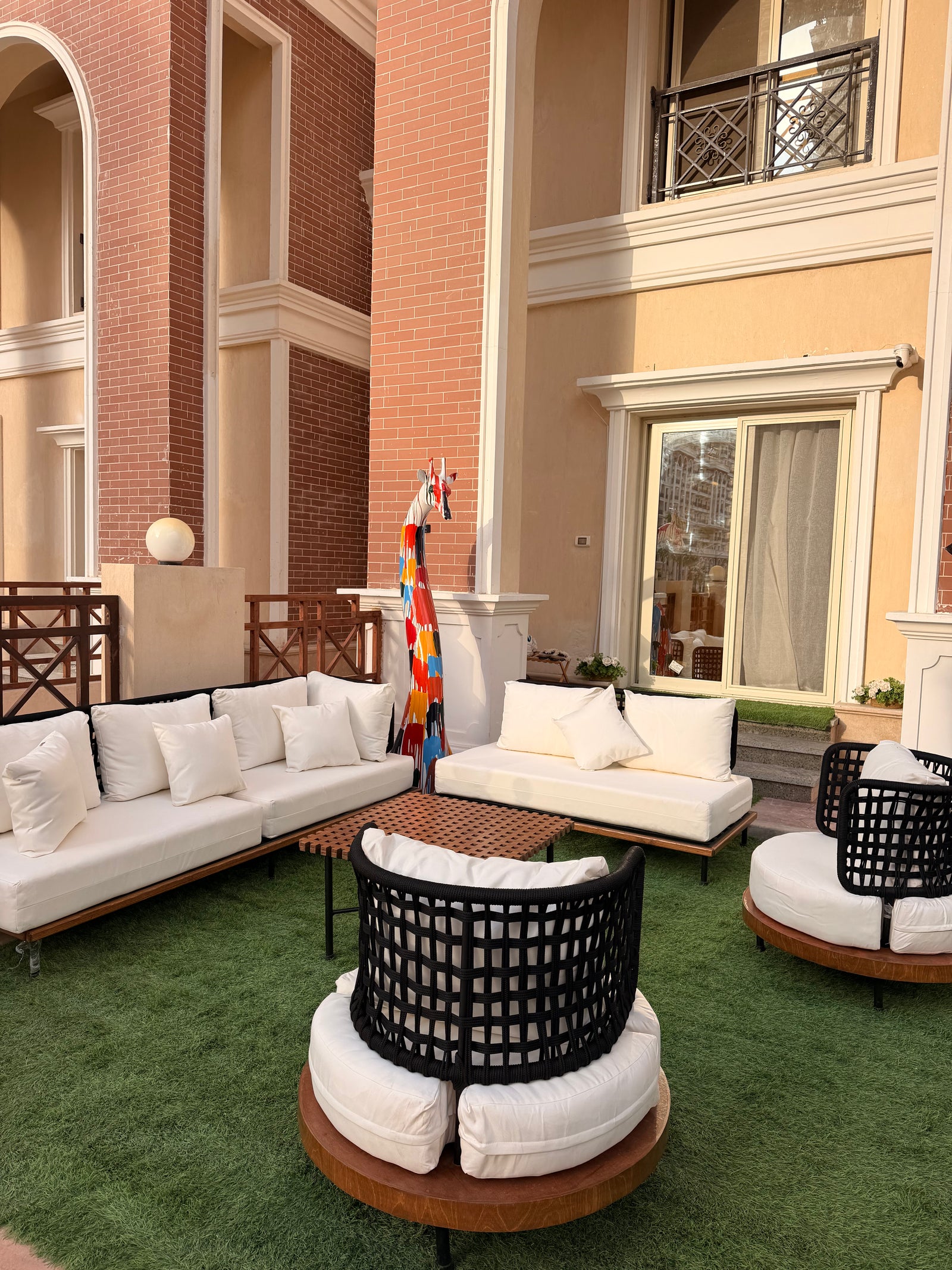 Premium Outdoor Sofa Set - صورة 4